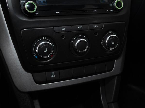 Skoda Yeti I Рестайлинг с пробегом 2014 года, цена 1 098 000 рублей, 212808 км, внедорожник, Автокод Объявления