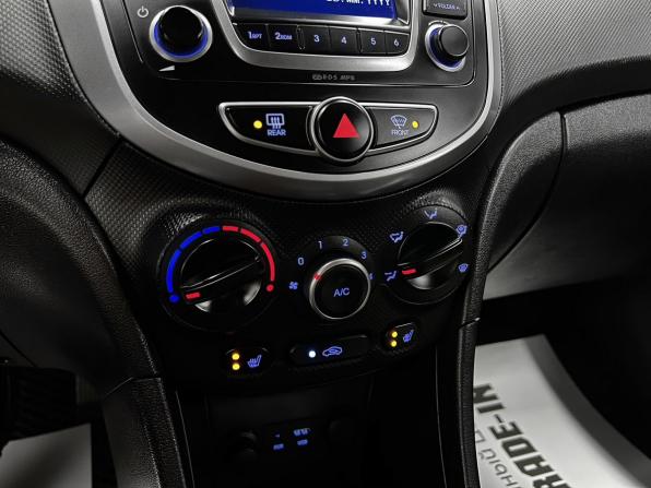 Hyundai Solaris I Рестайлинг с пробегом 2015 года, цена 975 000 рублей, 157578 км, седан, Автокод Объявления