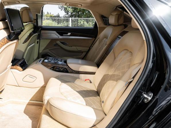 Audi A8 III (D4) Рестайлинг с пробегом 2015 года, цена 2 690 000 рублей, 327856 км, седан, Автокод Объявления