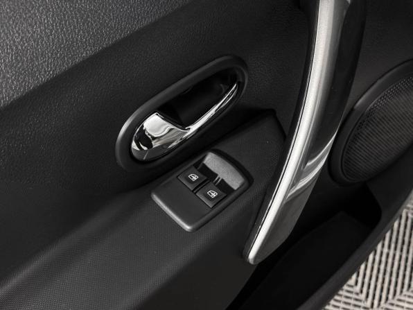 Renault Sandero II с пробегом 2018 года, цена 1 378 900 рублей, 16040 км, хэтчбек, Автокод Объявления