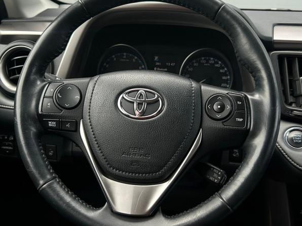 Toyota RAV4 IV (XA40) Рестайлинг с пробегом 2019 года, цена 2 589 400 рублей, 140800 км, внедорожник, Автокод Объявления