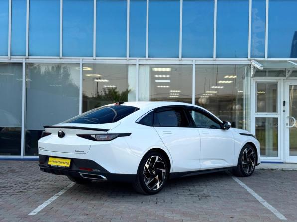 Changan Lamore с пробегом 2024 года, цена 2 225 000 рублей, 8184 км, седан, Автокод Объявления