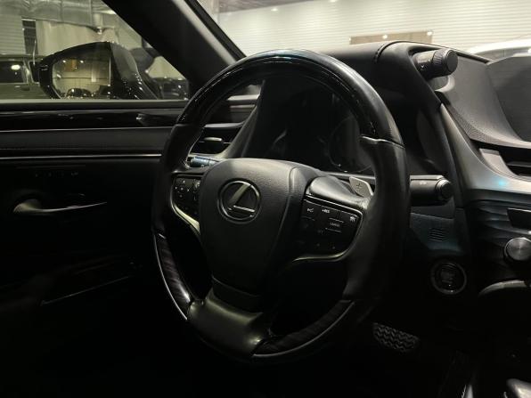 Lexus ES VII с пробегом 2018 года, цена 3 530 000 рублей, 117000 км, седан, Автокод Объявления