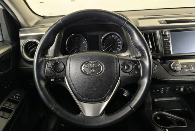 Toyota RAV4 IV (XA40) Рестайлинг с пробегом 2017 года, цена 2 620 000 рублей, 137000 км, внедорожник, Автокод Объявления