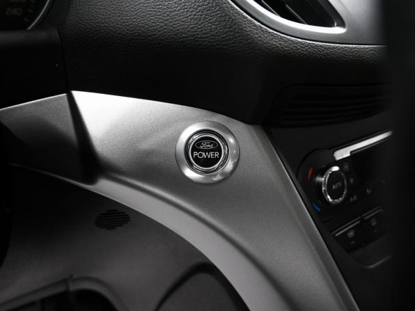 Ford Kuga II с пробегом 2013 года, цена 1 250 000 рублей, 117431 км, внедорожник, Автокод Объявления