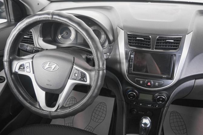 Hyundai Solaris I с пробегом 2012 года, цена 799 000 рублей, 207453 км, седан, Автокод Объявления