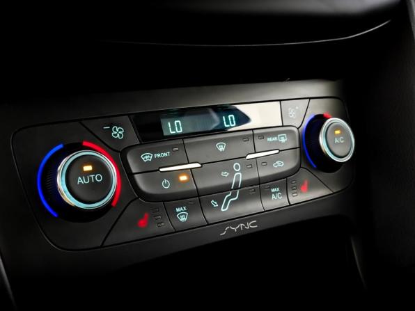 Ford Focus III Рестайлинг с пробегом 2016 года, цена 1 050 000 рублей, 102321 км, универсал, Автокод Объявления