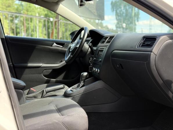 Volkswagen Jetta VI Рестайлинг с пробегом 2014 года, цена 990 000 рублей, 154063 км, седан, Автокод Объявления