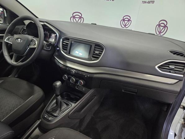 Lada (ВАЗ) Vesta I Рестайлинг (NG) с пробегом 2024 года, цена 1 278 000 рублей, 32723 км, седан, Автокод Объявления