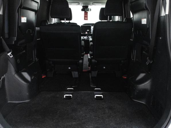 Toyota Noah III (R80) с пробегом 2017 года, цена 2 049 000 рублей, 180971 км, минивэн, Автокод Объявления