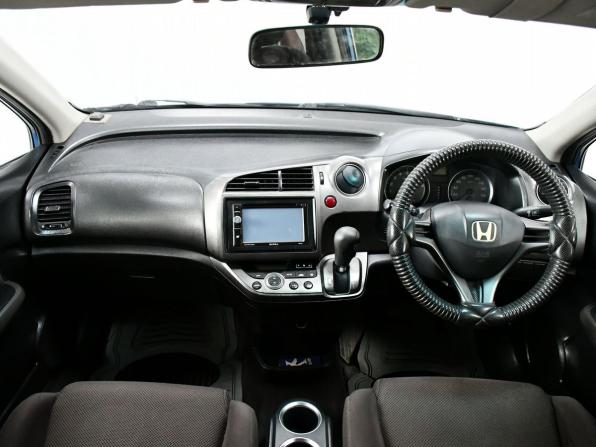 Honda Stream II с пробегом 2007 года, цена 925 000 рублей, 220577 км, компактвэн, Автокод Объявления