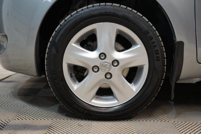 Toyota Yaris II с пробегом 2008 года, цена 664 000 рублей, 226457 км, хэтчбек, Автокод Объявления