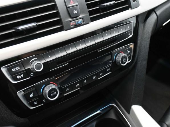 BMW 3 серии VI (F3x) Рестайлинг с пробегом 2015 года, цена 1 929 900 рублей, 95124 км, седан, Автокод Объявления