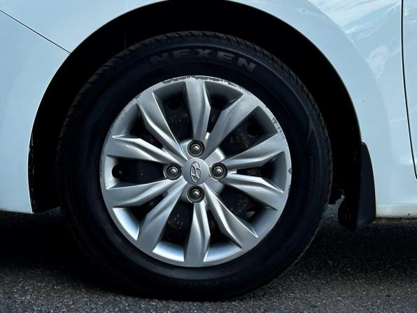 Hyundai Solaris II с пробегом 2019 года, цена 1 316 700 рублей, 129861 км, седан, Автокод Объявления