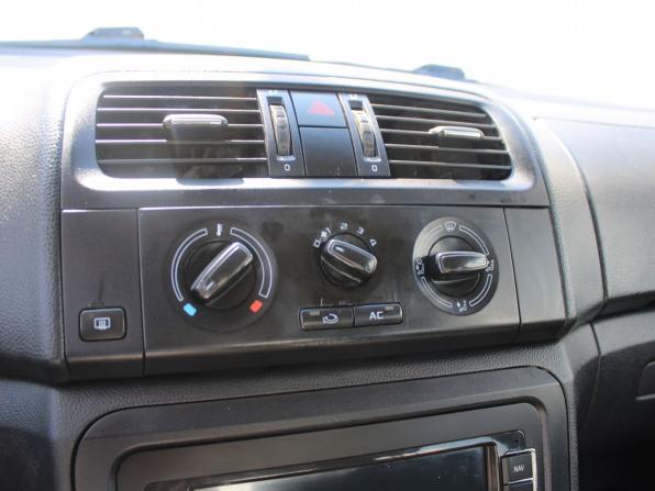 Skoda Fabia II Рестайлинг с пробегом 2012 года, цена 349 000 рублей, 213751 км, хэтчбек, Автокод Объявления