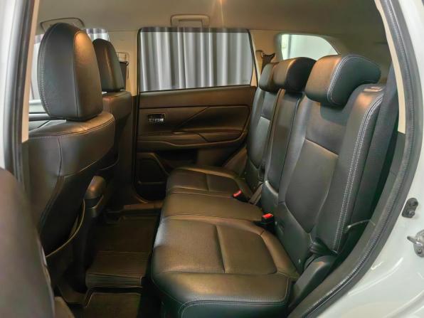 Mitsubishi Outlander III Рестайлинг 2 с пробегом 2017 года, цена 1 888 000 рублей, 142638 км, внедорожник, Автокод Объявления