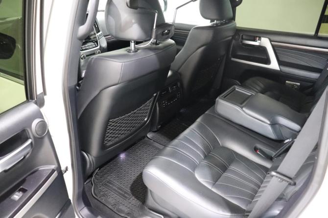 Toyota Land Cruiser 200 Series Рестайлинг 2 с пробегом 2019 года, цена 7 370 000 рублей, 220610 км, внедорожник, Автокод Объявления