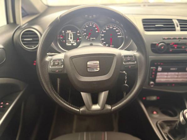 SEAT Leon II Рестайлинг с пробегом 2012 года, цена 833 000 рублей, 114023 км, хэтчбек, Автокод Объявления