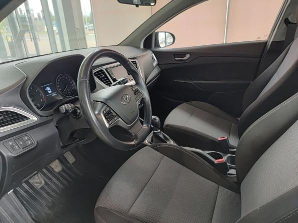 Hyundai Solaris II с пробегом 2019 года, цена 1 270 000 рублей, 48300 км, седан, Автокод Объявления