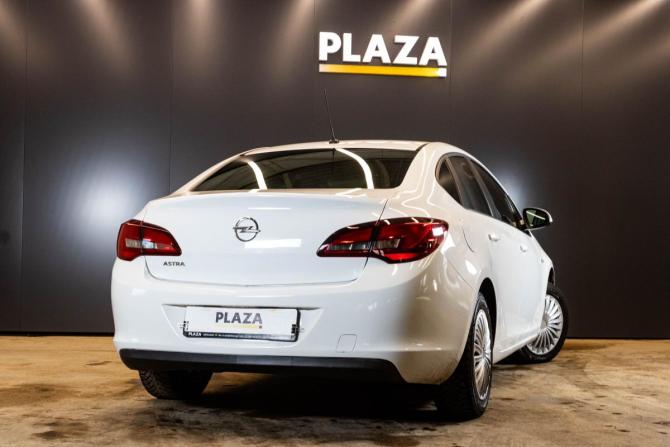 Opel Astra J Рестайлинг с пробегом 2013 года, цена 669 000 рублей, 169304 км, седан, Автокод Объявления