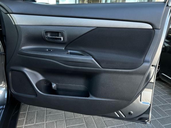 Mitsubishi Outlander III Рестайлинг 3 с пробегом 2018 года, цена 2 436 777 рублей, 60495 км, внедорожник, Автокод Объявления