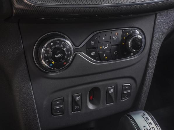 Renault Sandero II Рестайлинг с пробегом 2020 года, цена 1 189 000 рублей, 133610 км, хэтчбек, Автокод Объявления