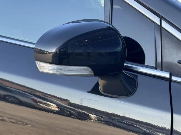 Toyota Avensis III Рестайлинг с пробегом 2011 года, цена 1 030 000 рублей, 201917 км, седан, Автокод Объявления