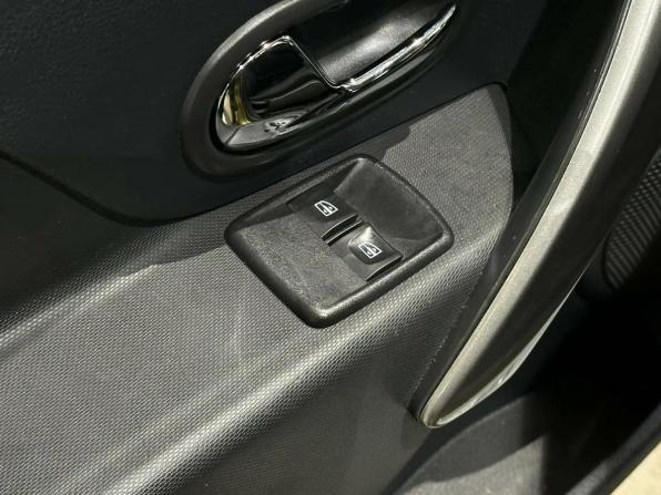 Renault Sandero II Рестайлинг с пробегом 2018 года, цена 949 000 рублей, 130000 км, хэтчбек, Автокод Объявления