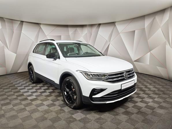 Volkswagen Tiguan II Рестайлинг с пробегом 2021 года, цена 4 200 000 рублей, 3337 км, внедорожник, Автокод Объявления