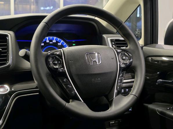 Honda Odyssey V Рестайлинг с пробегом 2017 года, цена 2 400 000 рублей, 159306 км, минивэн, Автокод Объявления