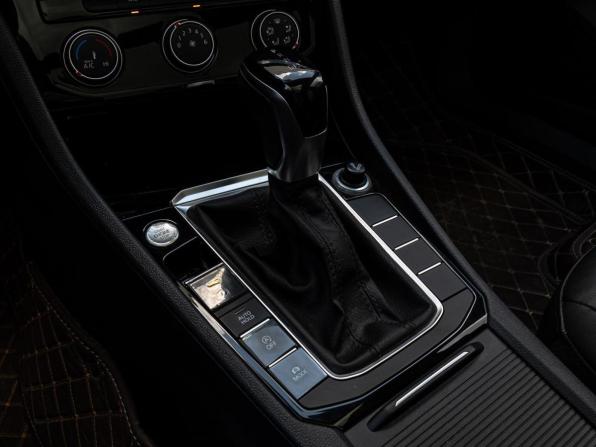 Volkswagen Sagitar III с пробегом 2020 года, цена 2 195 000 рублей, 51094 км, седан, Автокод Объявления