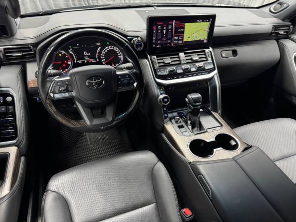 Toyota Land Cruiser 300 Series с пробегом 2022 года, цена 10 500 000 рублей, 64826 км, внедорожник, Автокод Объявления