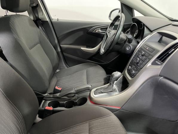 Opel Astra J с пробегом 2011 года, цена 699 000 рублей, 123193 км, универсал, Автокод Объявления