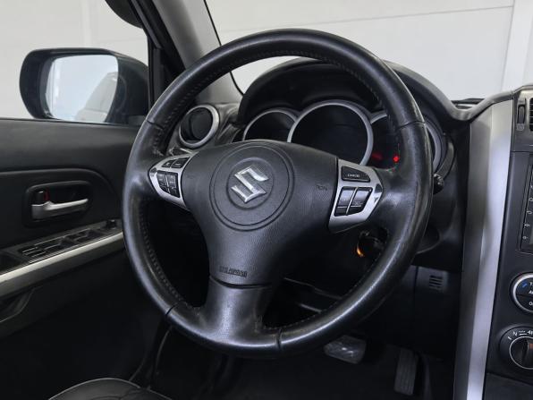 Suzuki Grand Vitara II Рестайлинг 2 с пробегом 2013 года, цена 1 429 000 рублей, 288782 км, внедорожник, Автокод Объявления