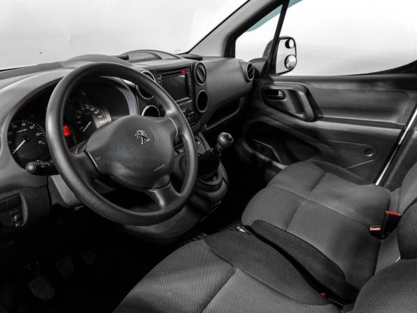 Peugeot Partner II Рестайлинг 2 с пробегом 2017 года, цена 1 550 000 рублей, 57717 км, фургон, Автокод Объявления