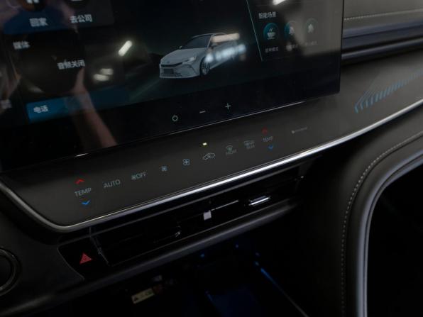 Toyota Camry IX (XV80) China Market с пробегом 2026 года, цена 4 500 000 рублей, 30 км, седан, Автокод Объявления