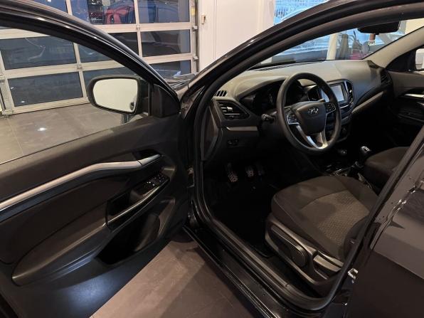 Lada (ВАЗ) Vesta I с пробегом 2018 года, цена 915 000 рублей, 50451 км, седан, Автокод Объявления