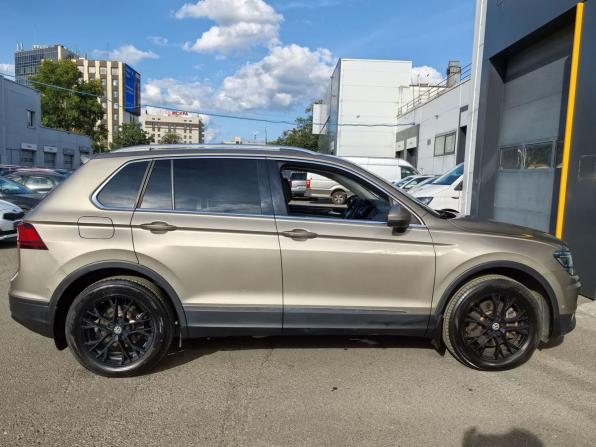 Volkswagen Tiguan II с пробегом 2019 года, цена 2 850 000 рублей, 64354 км, внедорожник, Автокод Объявления