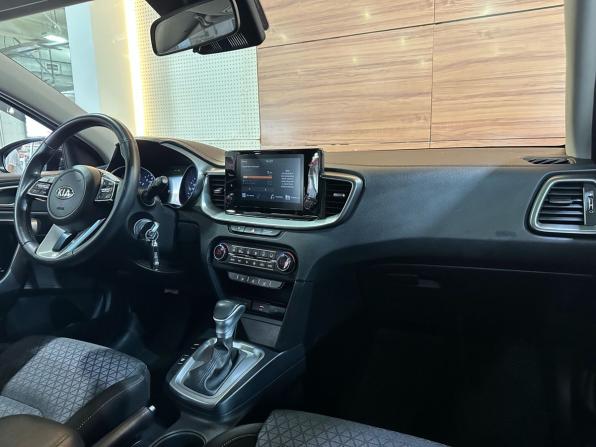 Kia Ceed III Рестайлинг с пробегом 2021 года, цена 1 999 900 рублей, 101842 км, универсал, Автокод Объявления