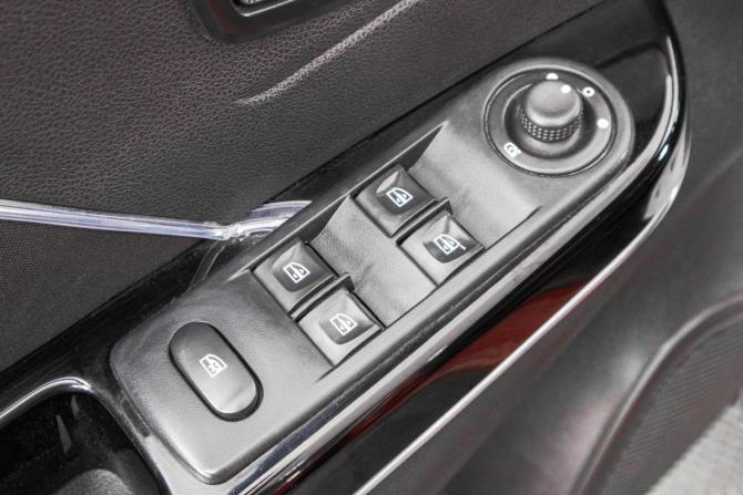 Renault Kaptur I с пробегом 2016 года, цена 1 359 000 рублей, 139800 км, внедорожник, Автокод Объявления