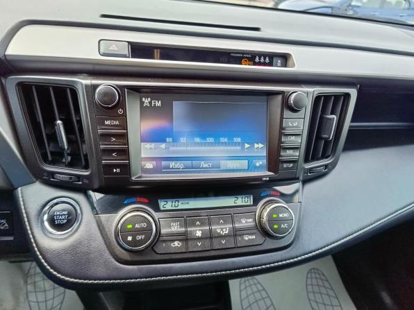 Toyota RAV4 IV (XA40) Рестайлинг с пробегом 2018 года, цена 2 500 000 рублей, 139017 км, внедорожник, Автокод Объявления