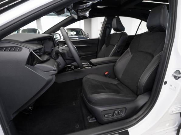 Toyota Camry IX (XV80) China Market с пробегом 2026 года, цена 4 400 000 рублей, 23 км, седан, Автокод Объявления