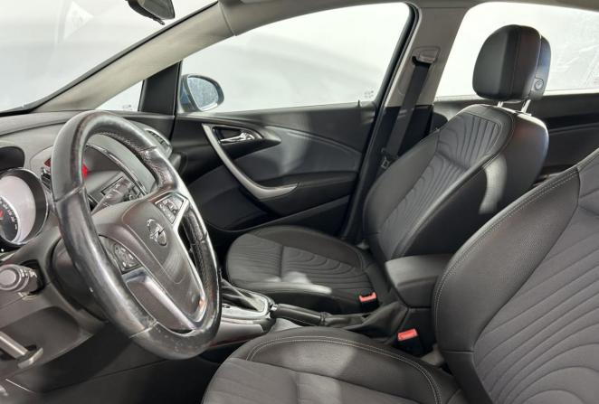 Opel Astra J Рестайлинг с пробегом 2013 года, цена 970 000 рублей, 229046 км, хэтчбек, Автокод Объявления