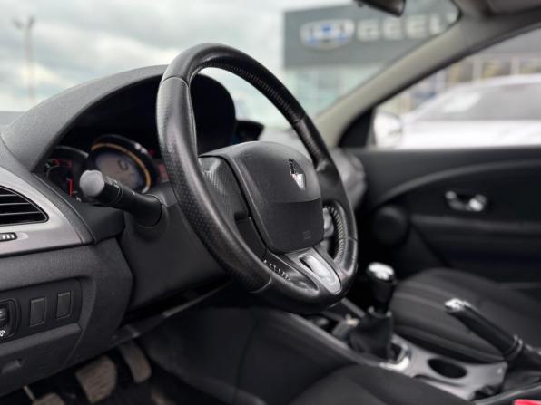 Renault Megane III Рестайлинг с пробегом 2013 года, цена 620 000 рублей, 187052 км, хэтчбек, Автокод Объявления