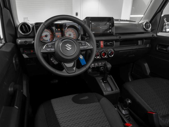Suzuki Jimny IV с пробегом 2025 года, цена 3 990 000 рублей, 25 км, внедорожник, Автокод Объявления