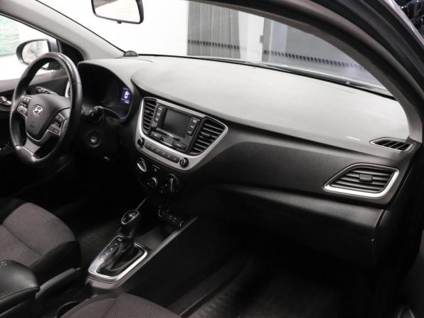 Hyundai Solaris II с пробегом 2017 года, цена 1 135 000 рублей, 176780 км, седан, Автокод Объявления