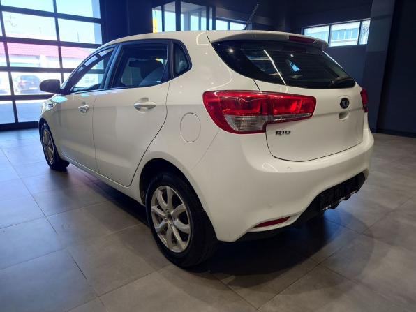 Kia Rio III Рестайлинг с пробегом 2017 года, цена 960 000 рублей, 144162 км, хэтчбек, Автокод Объявления
