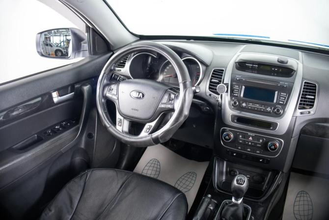 Kia Sorento II Рестайлинг с пробегом 2018 года, цена 2 099 000 рублей, 178000 км, внедорожник, Автокод Объявления