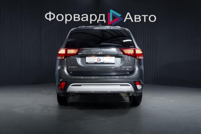 Mitsubishi Outlander III Рестайлинг 2 с пробегом 2018 года, цена 1 899 000 рублей, 206029 км, внедорожник, Автокод Объявления