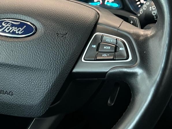 Ford Kuga II Рестайлинг с пробегом 2017 года, цена 1 640 000 рублей, 140057 км, внедорожник, Автокод Объявления